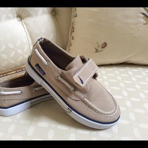 Nautica Little River boy's shoes 10